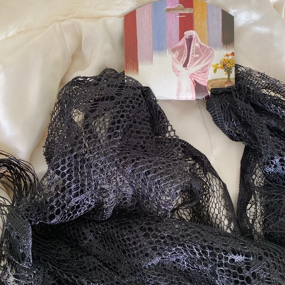 Black shawl with fringe (net scarf)